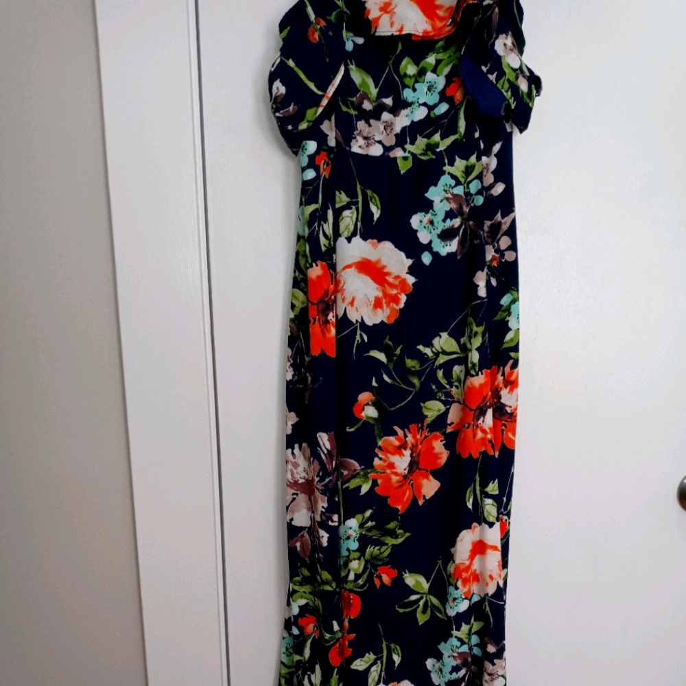 Dress - Picture 3 of 3